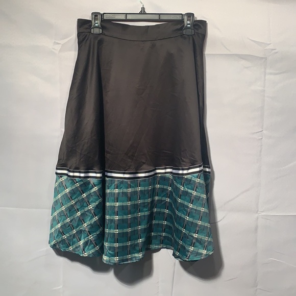 Plaid A-line skirt - Picture 2 of 4